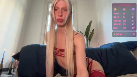 Snapshot of hung_angel_xxl chatting on 06.30.26 Alice help me reach 100 likes online show from 06.30.26
