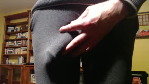 Snapshot of hung_hot_fit10 chatting on 09.10.25 Big uncut cock dripping online show from 09.10.25