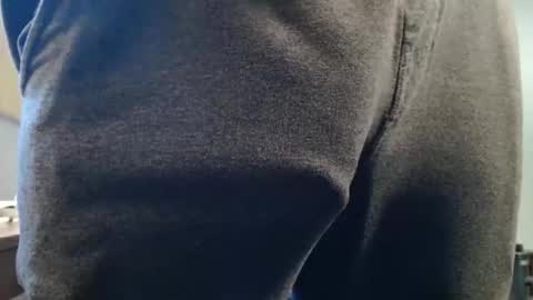 Snapshot of hung_hot_fit10 chatting on 05.18.26 Big uncut cock dripping online show from 05.18.26