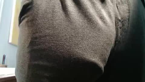 Snapshot of hung_hot_fit10 chatting on 05.19.26 Big uncut cock dripping online show from 05.19.26