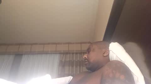 hungluv1 online show from 11.11.25