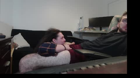 hungmtnman2256 online show from 04.28.26