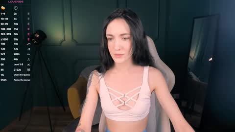 Snapshot of hungry_kitty66 chatting on 10.03.25 Kitty online show from 10.03.25