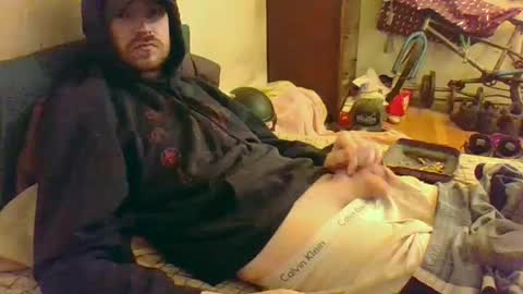 Snapshot of hungsubbb chatting on 10.18.25 Boi online show from 10.18.25