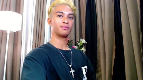 Snapshot of hunk_edward chatting on 06.12.26 hunk_edward online show from 06.12.26