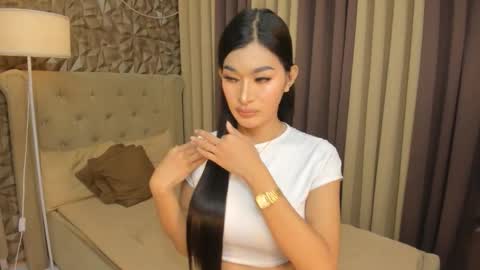 hunkhomerontop online show from 11.24.25