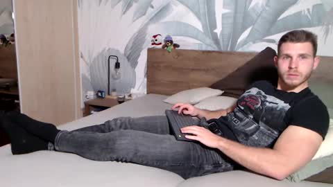 Hunter Bridges online show from 01.01.25