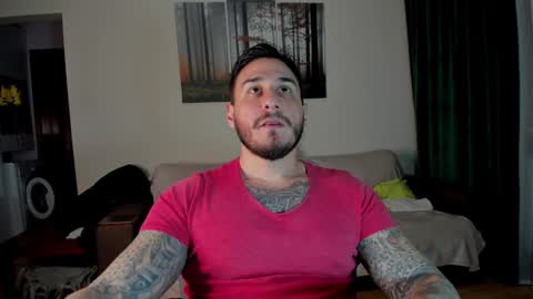 Snapshot of huntyourheart94 chatting on 01.04.25 huntyourheart94 online show from 01.04.25