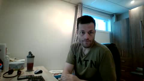 Snapshot of hurley7890 chatting on 04.20.26 hurley7890 online show from 04.20.26