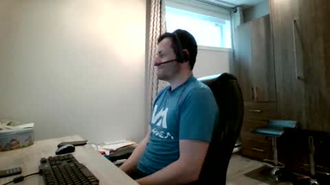 Snapshot of hurley7890 chatting on 04.29.26 hurley7890 online show from 04.29.26