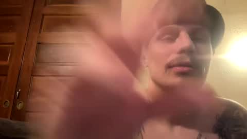 Snapshot of husbandandwife2011 chatting on 02.22.25 husbandandwife2011 online show from 02.22.25