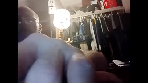 Snapshot of hyjloddzzkpw chatting on 09.10.25 Teejay1971 online show from 09.10.25