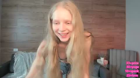 Snapshot of hypnoootic chatting on 06.14.26 Jenny online show from 06.14.26