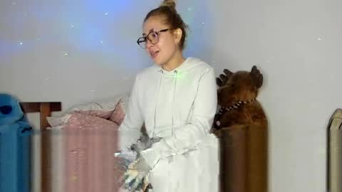 Hyun Joo online show from 04.23.26