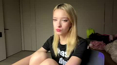 Snapshot of hyunwilhelmi chatting on 07.08.26 Anny online show from 07.08.26