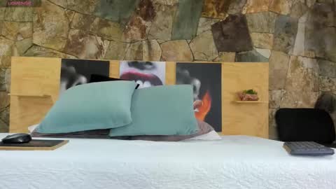 The Dolls online show from 11.01.25