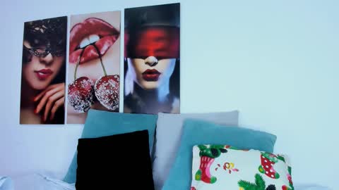 The Dolls online show from 11.08.25