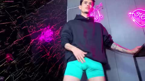 kelvis online show from 11.14.25