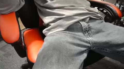 Snapshot of i_am_only_human chatting on 11.04.25 lucifer online show from 11.04.25