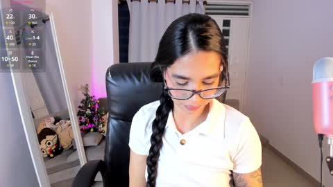 Helloouu im  Abigail call me Abi  MY NEW SHEDULE  IS 1030PM online show from 01.03.25