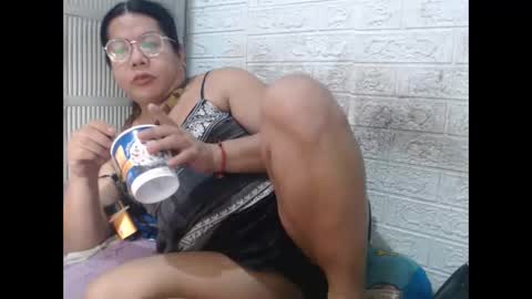 Snapshot of i_drain_u_bitch chatting on 04.20.26 jamaeca online show from 04.20.26