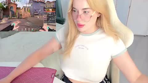 Snapshot of i_want_you_eva chatting on 06.19.26 HiI am EvaPVT is open online show from 06.19.26