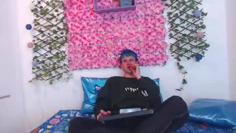 Snapshot of iam_lukas__ chatting on 09.15.25 iam_lukas__ online show from 09.15.25