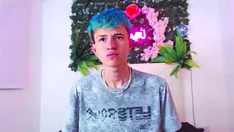 Snapshot of iam_lukas__ chatting on 10.12.25 iam_lukas__ online show from 10.12.25