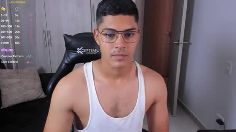 Dylan  independent model  online show from 09.19.25