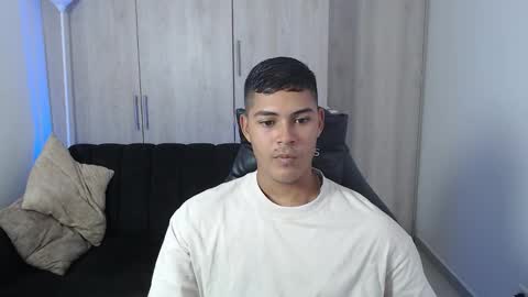 Dylan  independent model  online show from 10.23.25