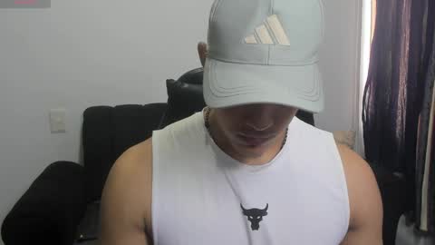 Dylan  independent model  online show from 03.30.26