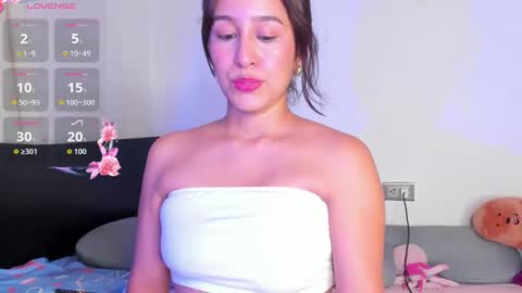 Snapshot of iamlara1 chatting on 09.26.25 Lara online show from 09.26.25