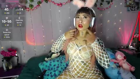 Snapshot of iamnathalyrose chatting on 10.13.25 Nathaly online show from 10.13.25