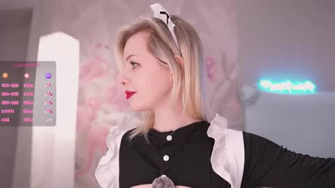 Snapshot of iamninamint chatting on 10.31.25 Nina online show from 10.31.25