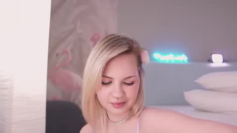 Snapshot of iamninamint chatting on 11.28.25 Nina online show from 11.28.25