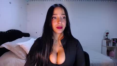 Camila online show from 10.11.25