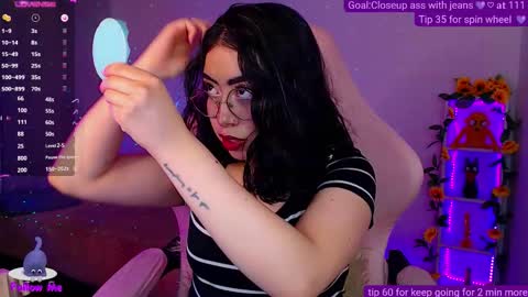 Snapshot of iamveroo chatting on 09.13.25 Veronica NDEPENT MODEL online show from 09.13.25