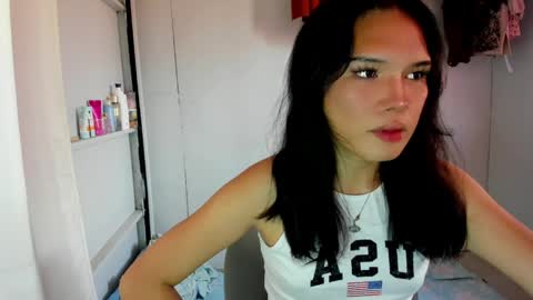 Snapshot of iamyourdesire_ chatting on 04.07.26 shhh online show from 04.07.26