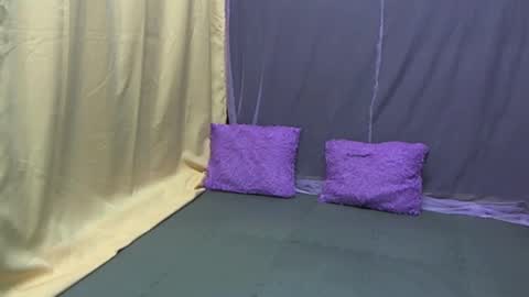 Snapshot of iamyourzzz_ chatting on 02.10.25 Kiara online show from 02.10.25