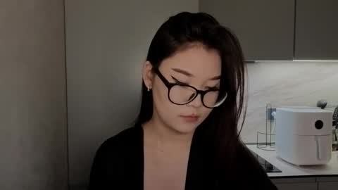 iamyuki_ online show from 12.21.25