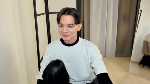 Snapshot of ian_harrickton chatting on 02.07.26 ian online show from 02.07.26