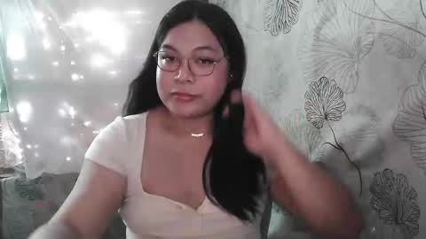 Snapshot of iana_whorexxx chatting on 09.21.25 iana online show from 09.21.25