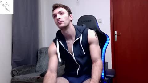 Snapshot of ianandersson27 chatting on 02.13.25 Ian Andersson online show from 02.13.25