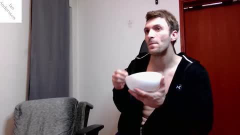 Snapshot of ianandersson27 chatting on 02.15.25 Ian Andersson online show from 02.15.25