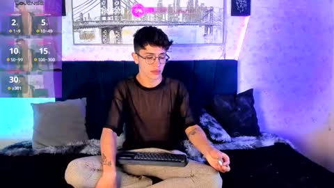 Snapshot of ianwayne_ chatting on 01.12.25 Andrew online show from 01.12.25