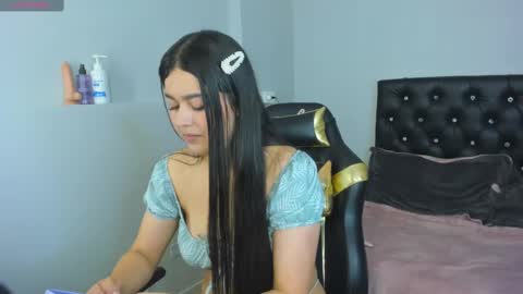 Snapshot of ibby_gap chatting on 11.19.25 Isabella online show from 11.19.25