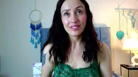 Iberian Moon online show from 09.30.25