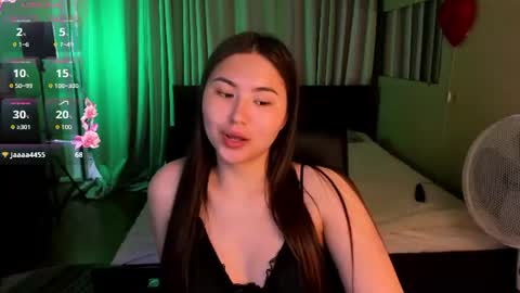 Snapshot of iceicebabe_ chatting on 06.14.26 Aiza online show from 06.14.26