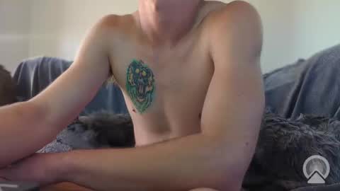 Snapshot of iceman1217 chatting on 11.01.25 iceman1217 online show from 11.01.25