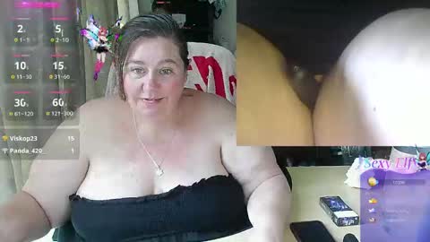 Snapshot of iceprincess2bad4u chatting on 12.21.24 Iceprincess2bad4u online show from 12.21.24